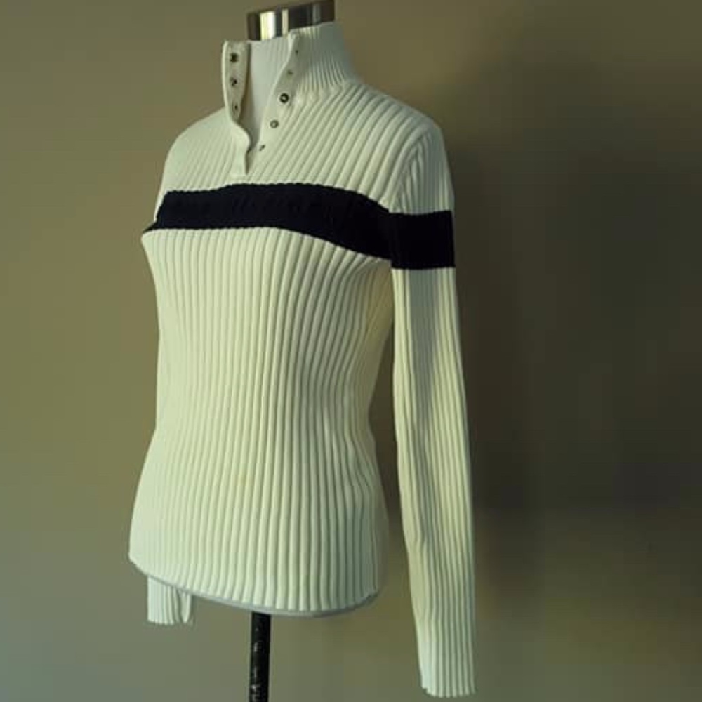 Medium White Pullover Sweater Tommy Hilfiger with Blue Stripe